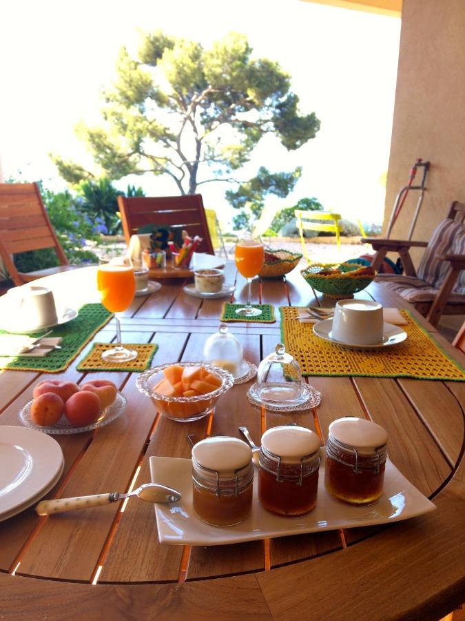 Les Bruyeres Bed & Breakfast Saint-Mandrier-sur-Mer Exterior photo